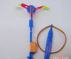 廠家直銷 發(fā)光發(fā)亮飛天陀螺仙子飛箭飛劍玩具，批發(fā)價低至588元